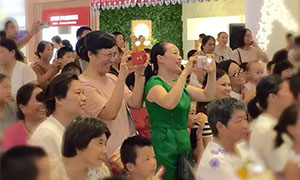 居然之家安徽分公司長江東路店“激情八月、快樂感恩”少兒才藝匯報(bào)表演