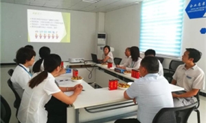 中岳店“交流面對(duì)面，溝通心貼心”員工經(jīng)驗(yàn)交流會(huì)圓滿舉行！